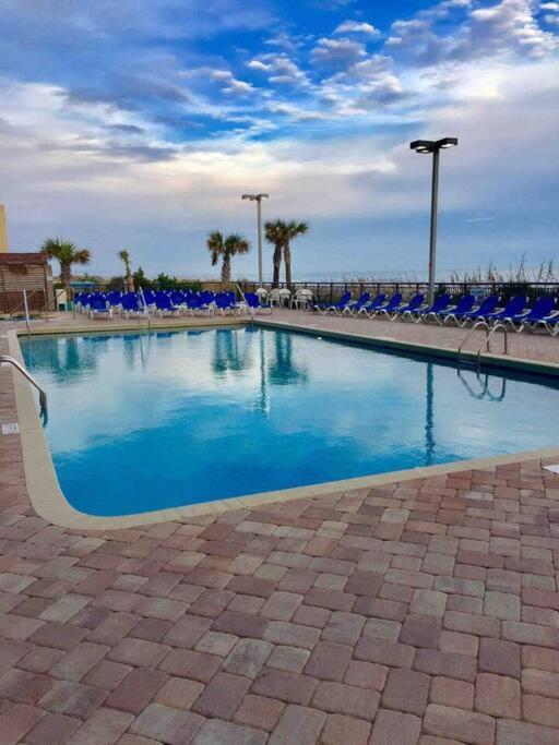 Apartment Impeccable Oceanfront Suite, Floor! L1543