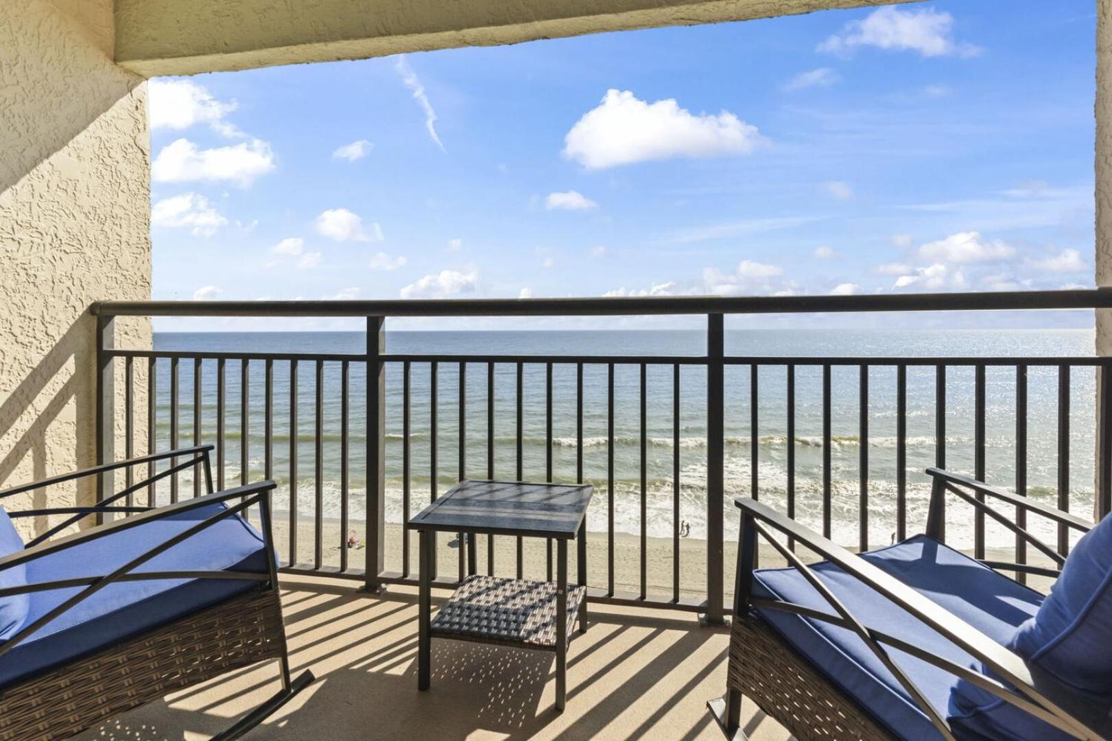 Beautiful Double Queen Suite- Spectacular Oceanfront Views! Ocean Reef 905