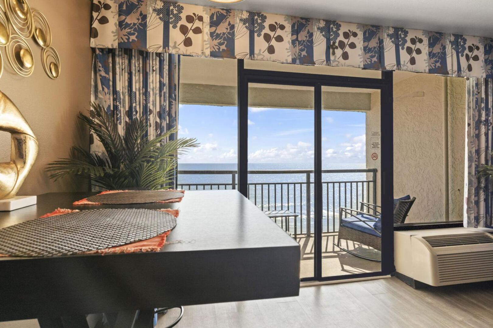 Beautiful Double Queen Suite- Spectacular Oceanfront Views! Ocean Reef 905 *