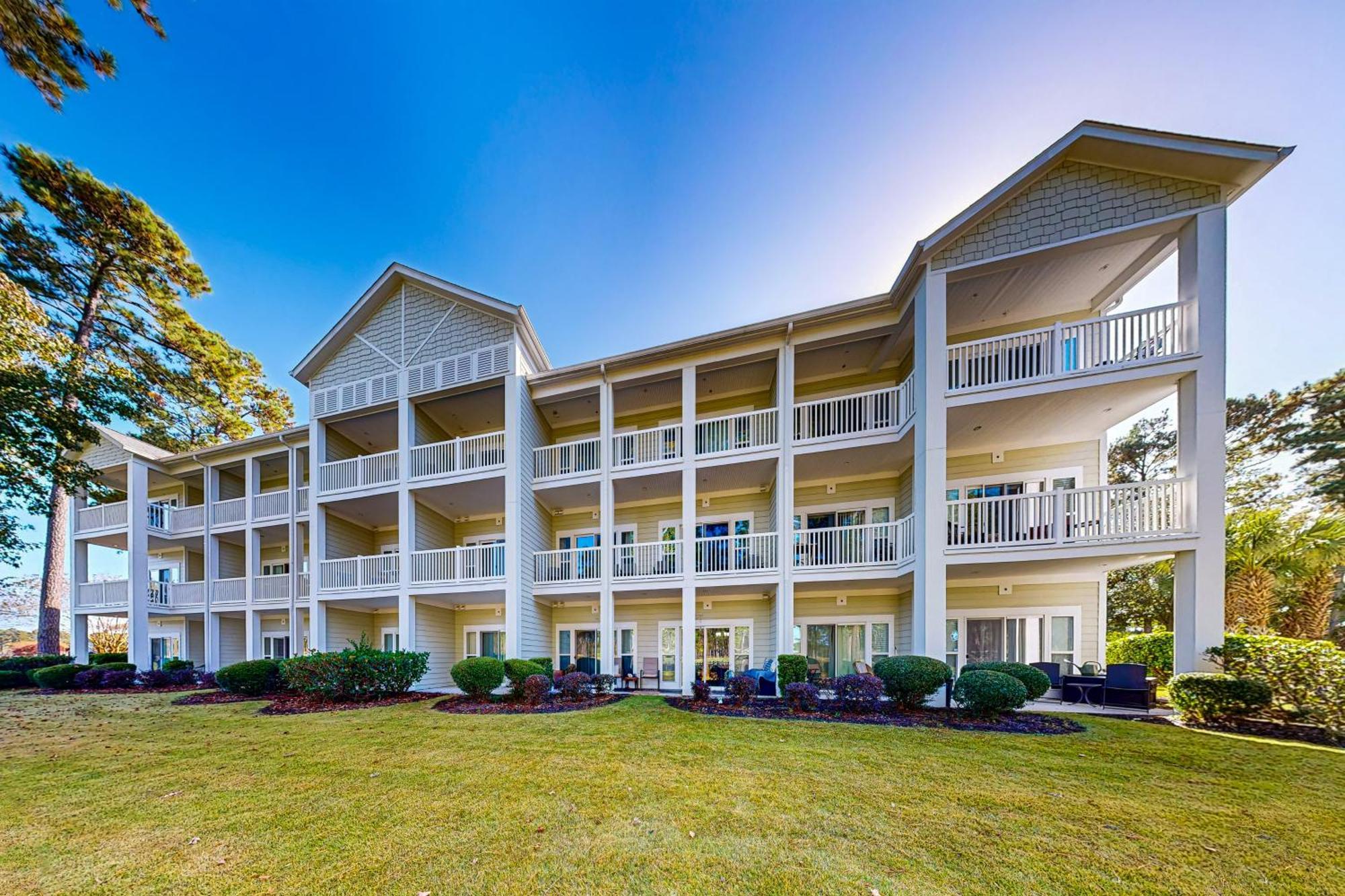 Paradise On The Course-303 Apartment