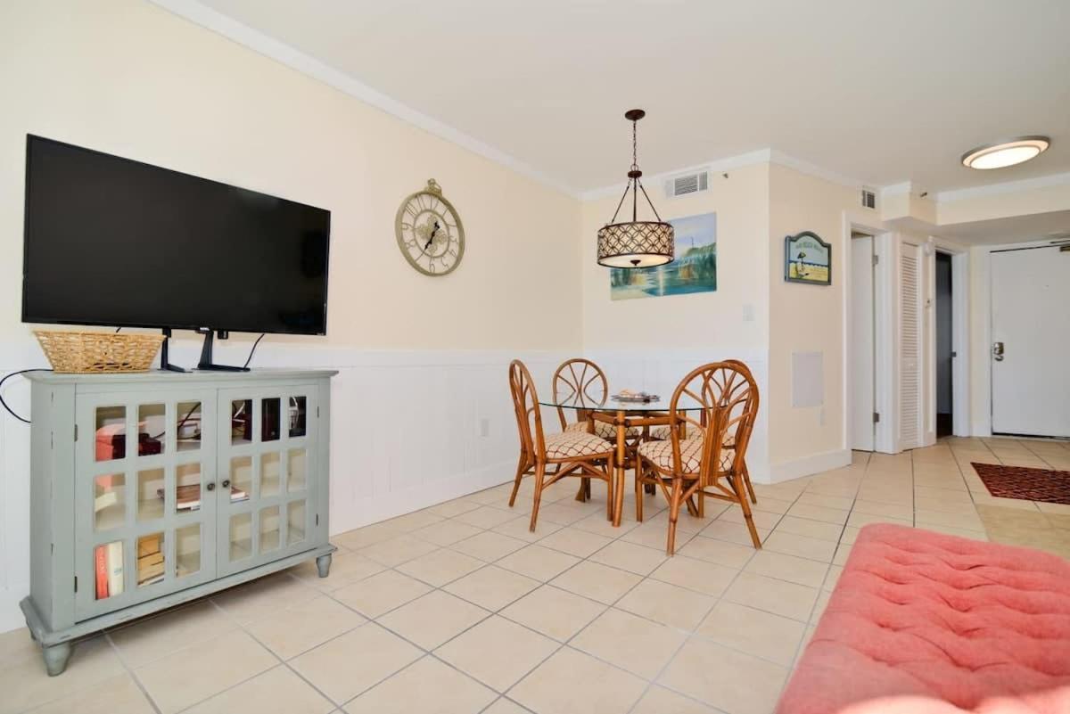 Holiday home Oceanfront In Heart Of N Myrtle With Pool *