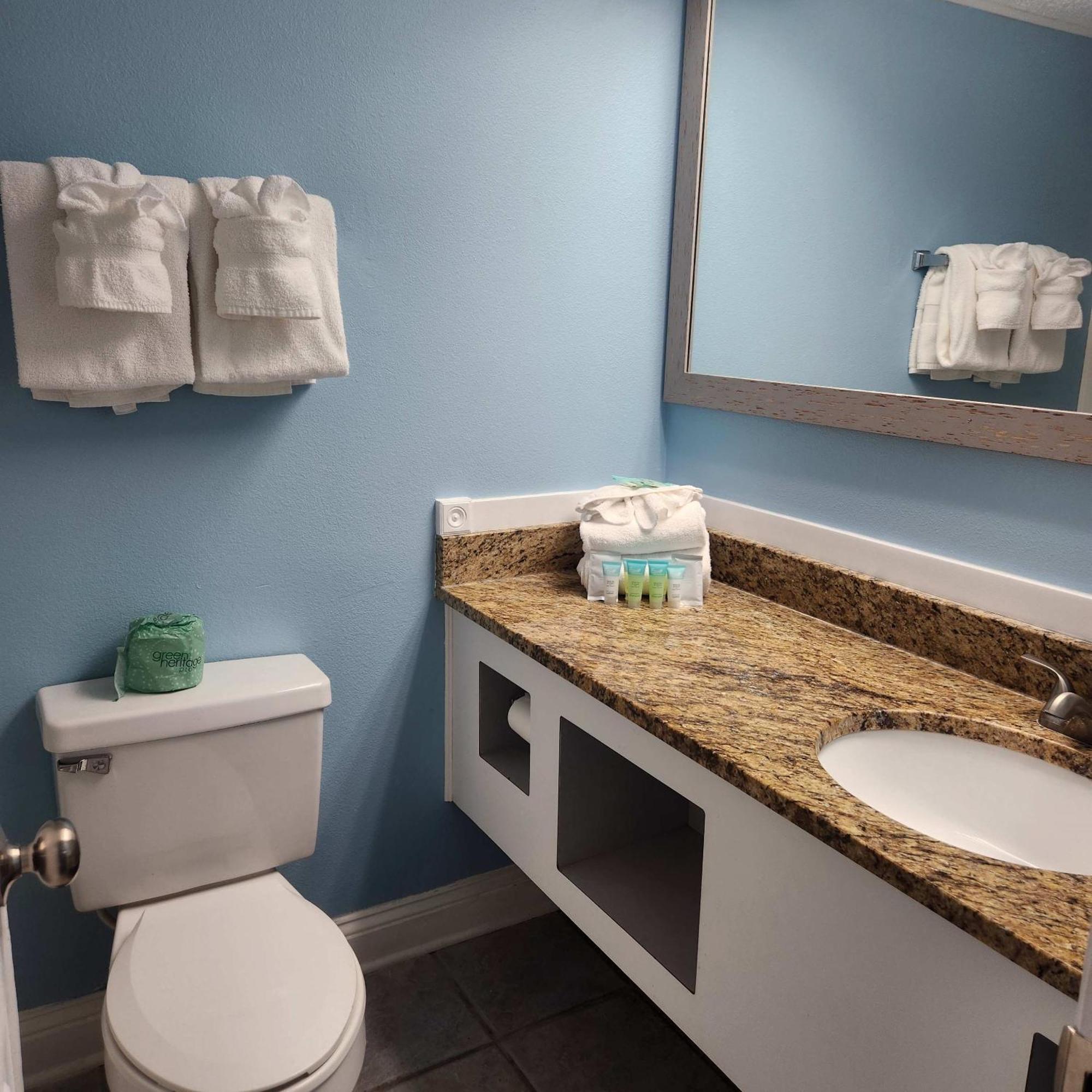 Apartment Oceanfront Efficiency T204 Myrtle Beach