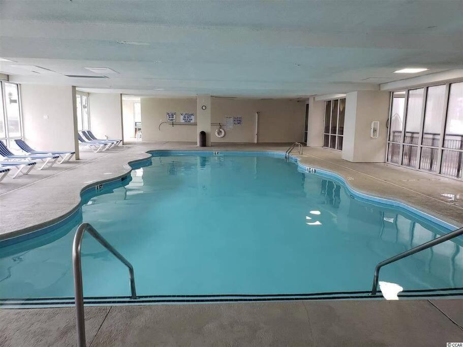 1131 Sea Forever Oceanfront Apartment *
