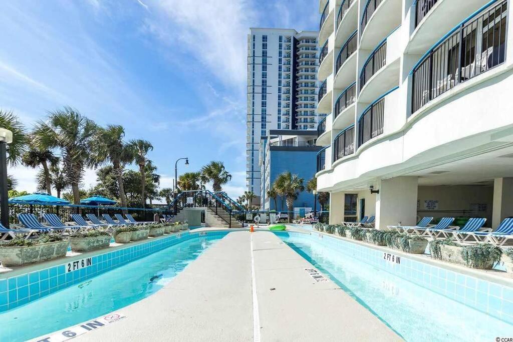 1131 Sea Forever Oceanfront Apartment