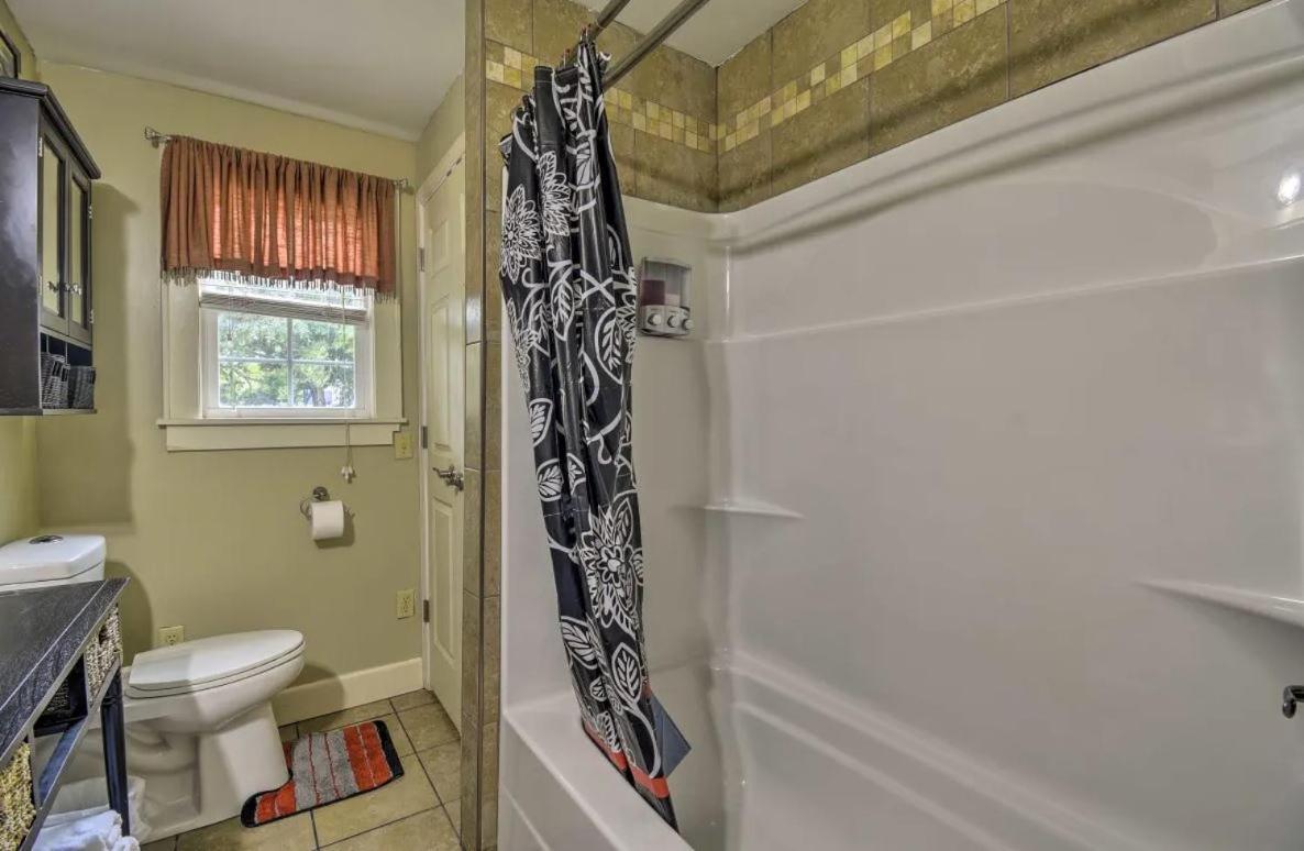 Dazzling Centrally Located Ocean View W 2 Kings, Huge Private Yard, 2 Decks, Firepit, Bbq