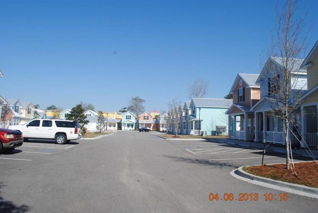 Lovely 2-level 2-br Cottage, 2 Blocks To * Myrtle Beach