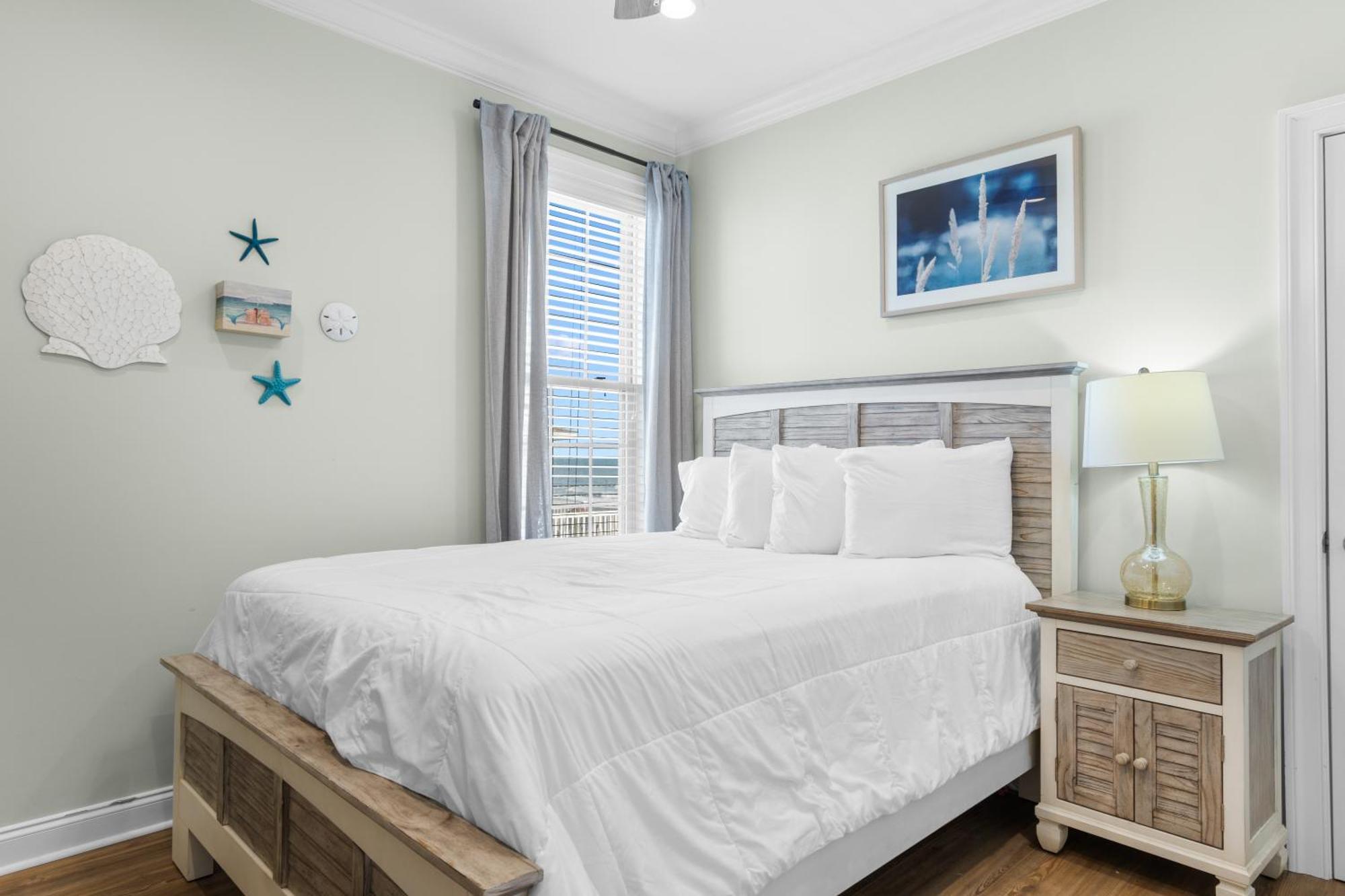 Ocean Breeze - Ocean Front, 7 Bedroom Myrtle Beach