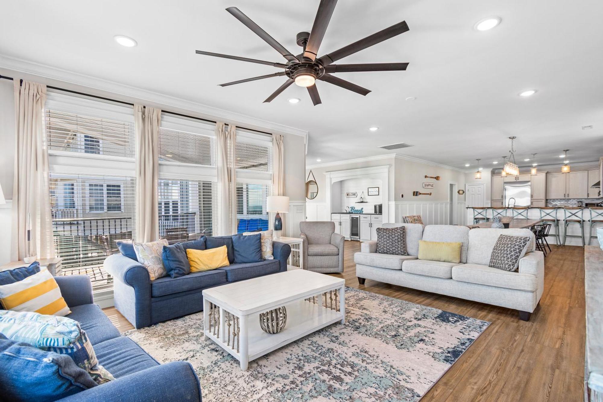 Holiday home Ocean Breeze - Ocean Front, 7 Bedroom *