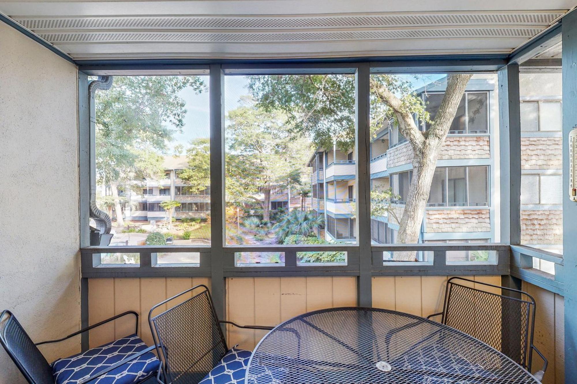 Summertree Village A-11 Apartment *