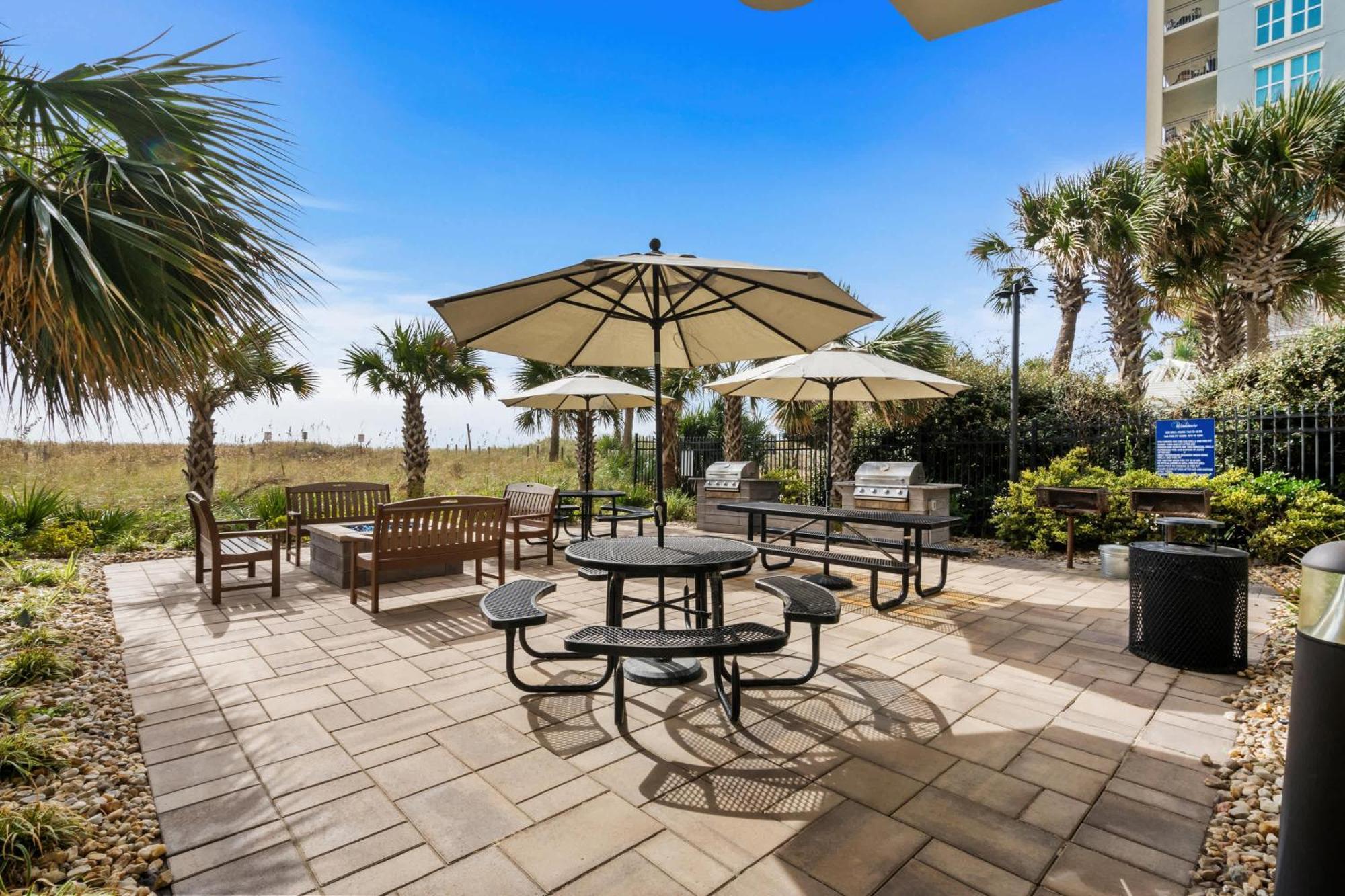 Windemere Beachfront Oasis With Hot Tub And Pool Access