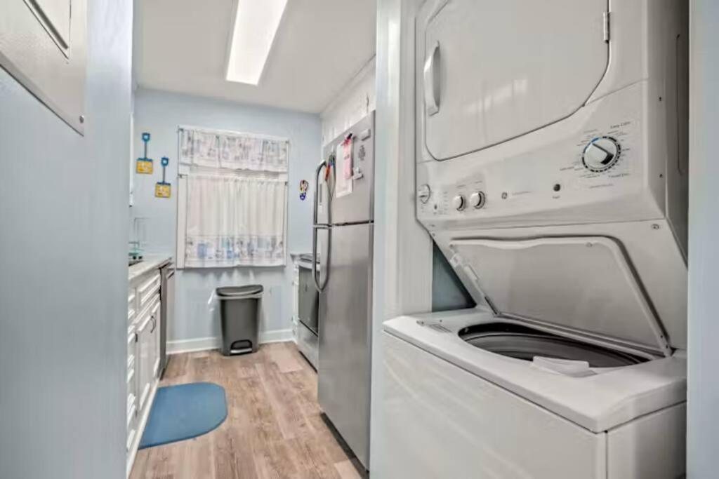 Apartment Shore Drive At Shipwatch Pointe Ii 2 Bed-2 Bath *