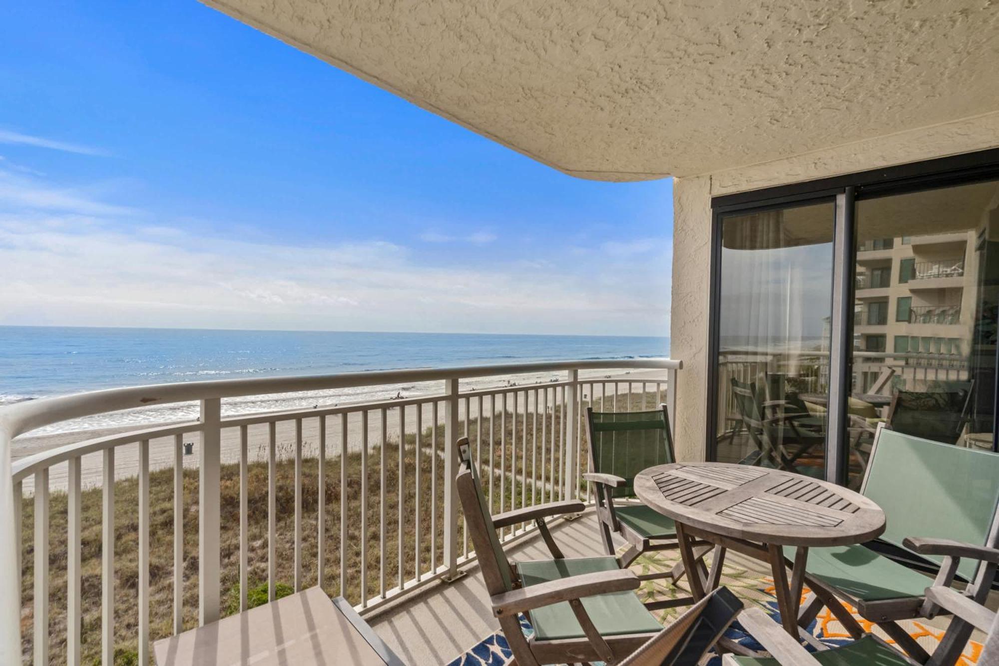 Holiday home Windemere Beachfront Oasis With Hot Tub And Pool Access *