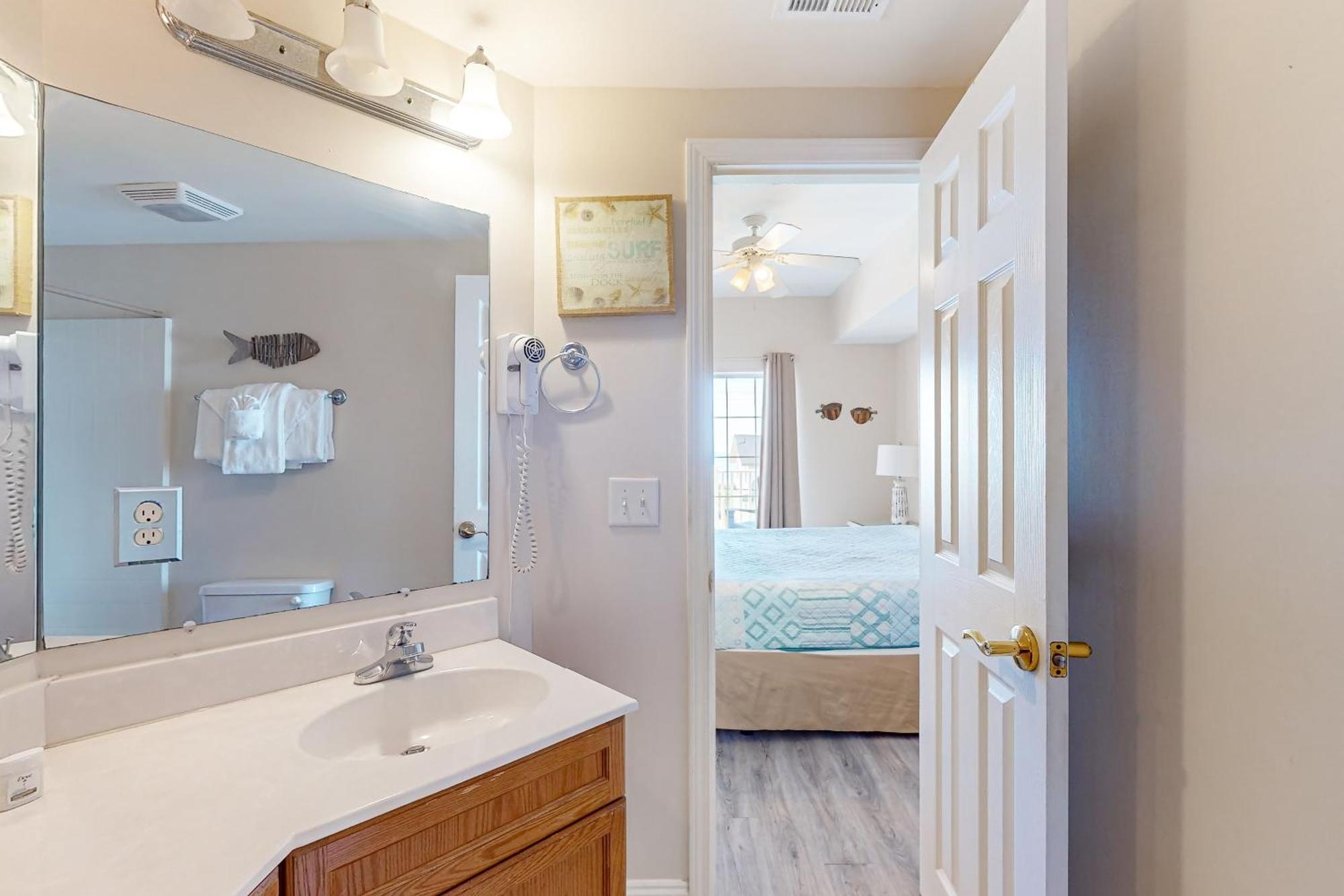 Coconut Grove 202 Apartment