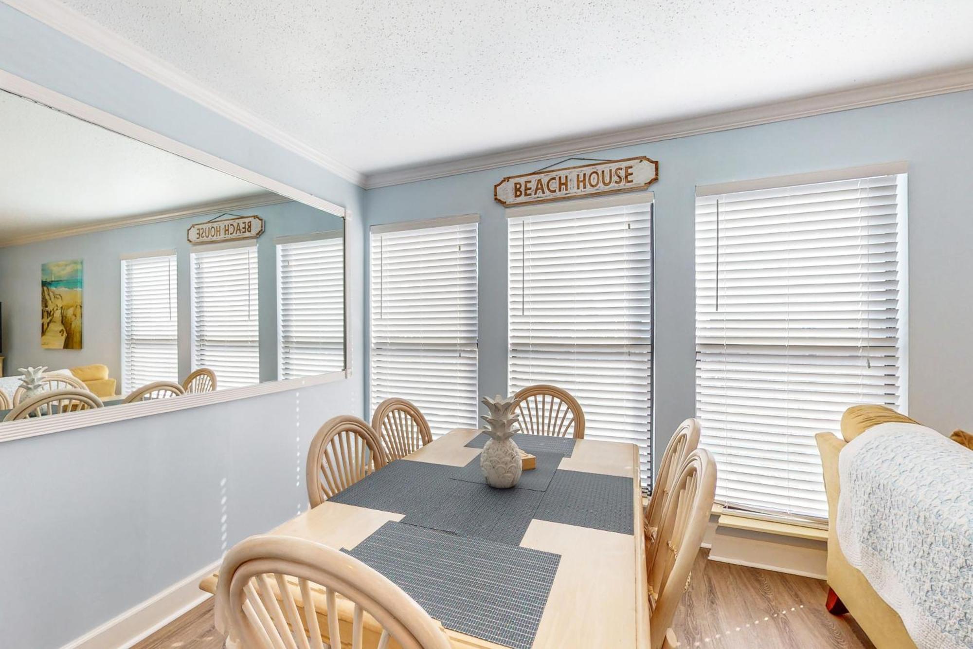 Apartment Ocean Bridge 4-b19 *