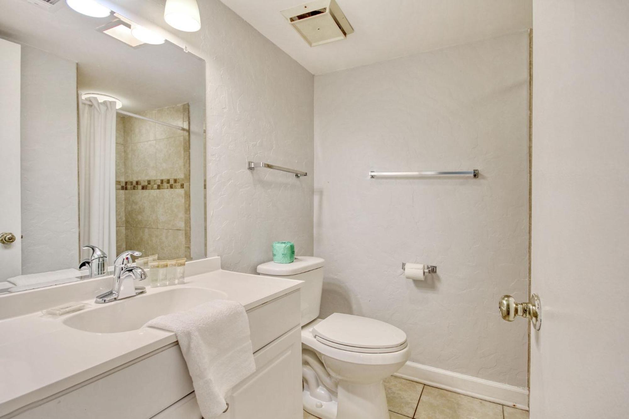 On The 2 Bed 2 Bath 1st Floor * Myrtle Beach