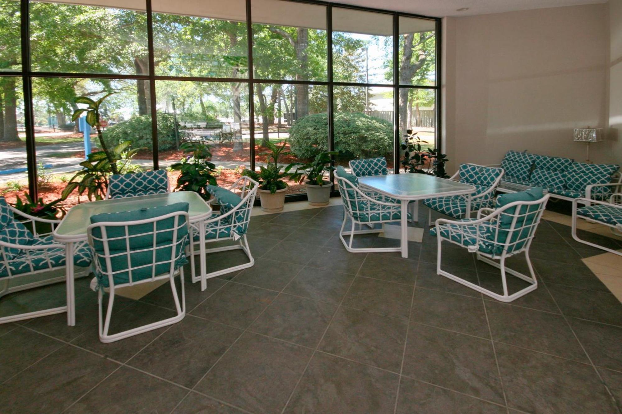 On The 2 Bed 2 Bath 1st Floor Resort *