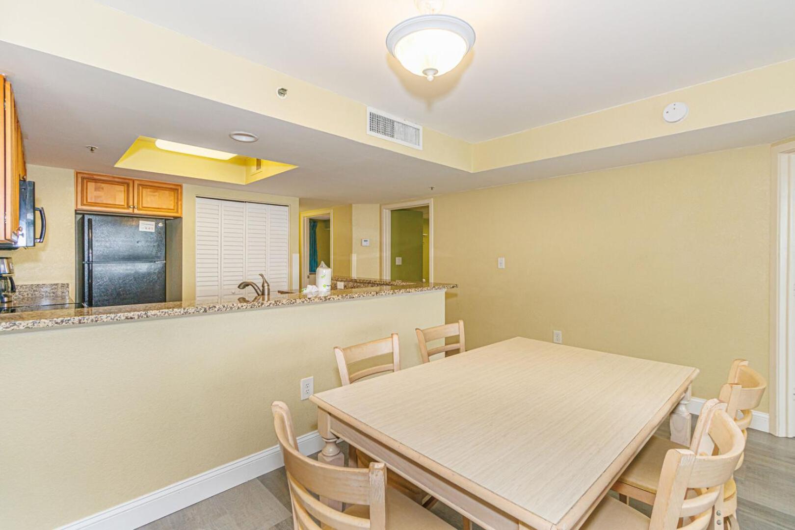 Gorgeous Oceanfront 3 Bedroom Condo! Sleeps 10 Guests! Compass Cove Mariner Tower 1217 Holiday home Myrtle Beach