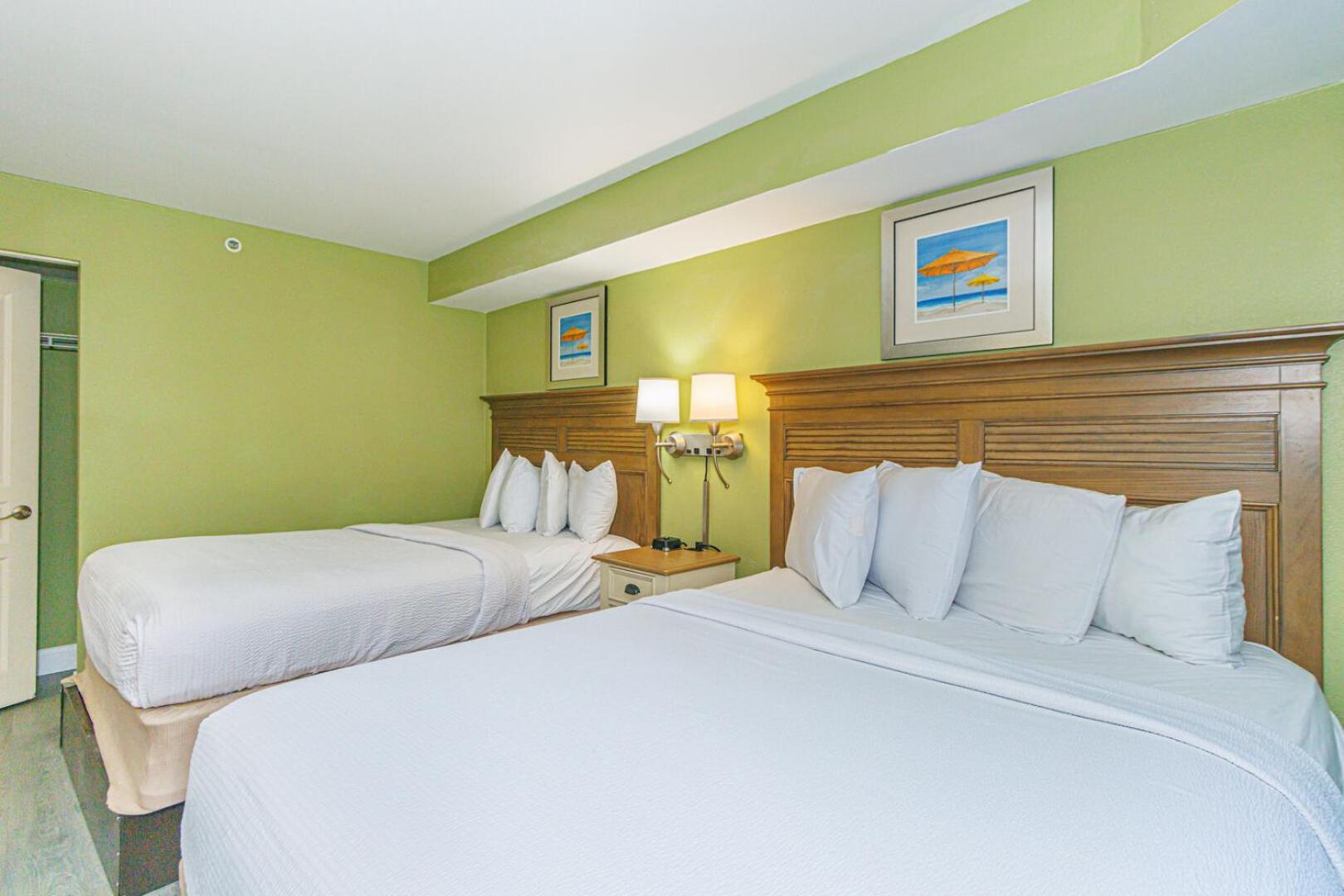 Oceanfront 3 Bedroom Condo- Newly Renovated-compass Cove North 1416 Holiday home *