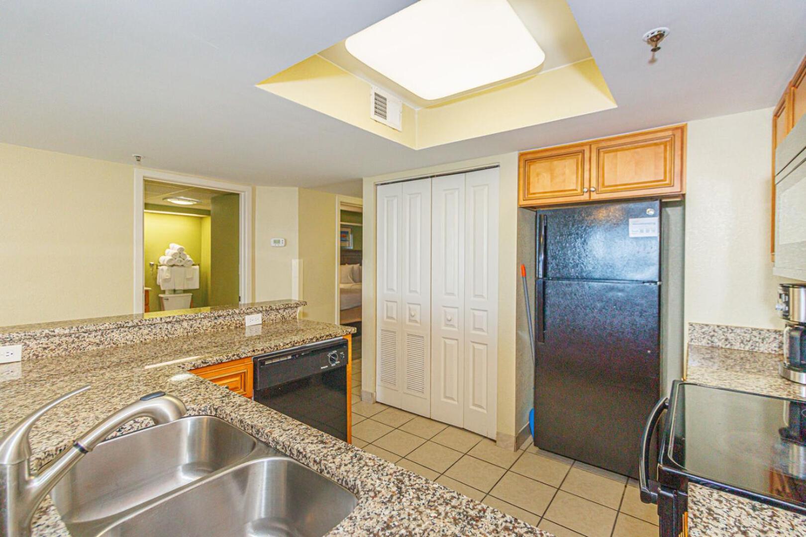 Oceanfront 3 Bedroom Condo- Newly Renovated-compass Cove North 1416 Holiday home