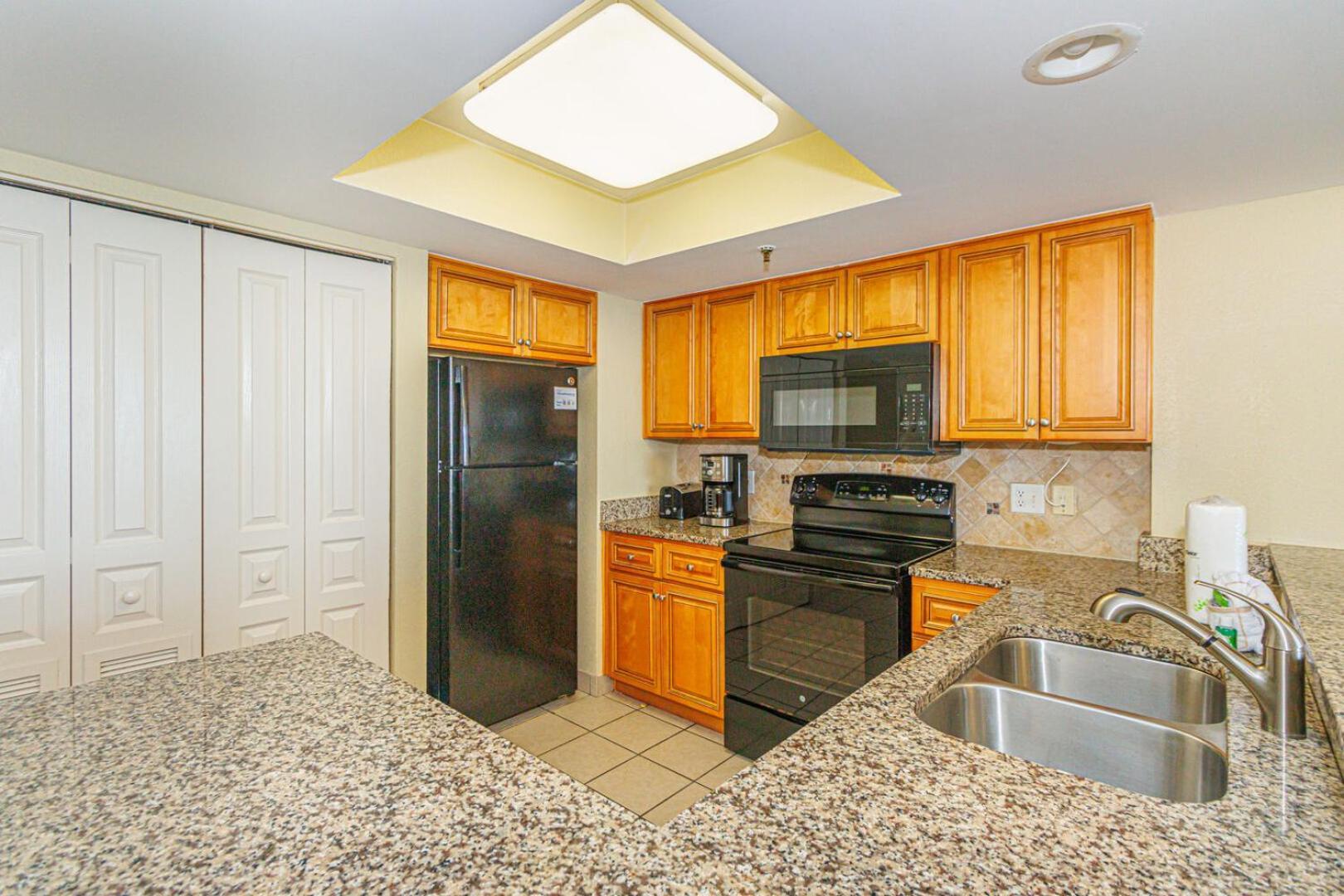 Holiday home Oceanfront 3 Bedroom Condo- Newly Renovated-compass Cove North 1416 *