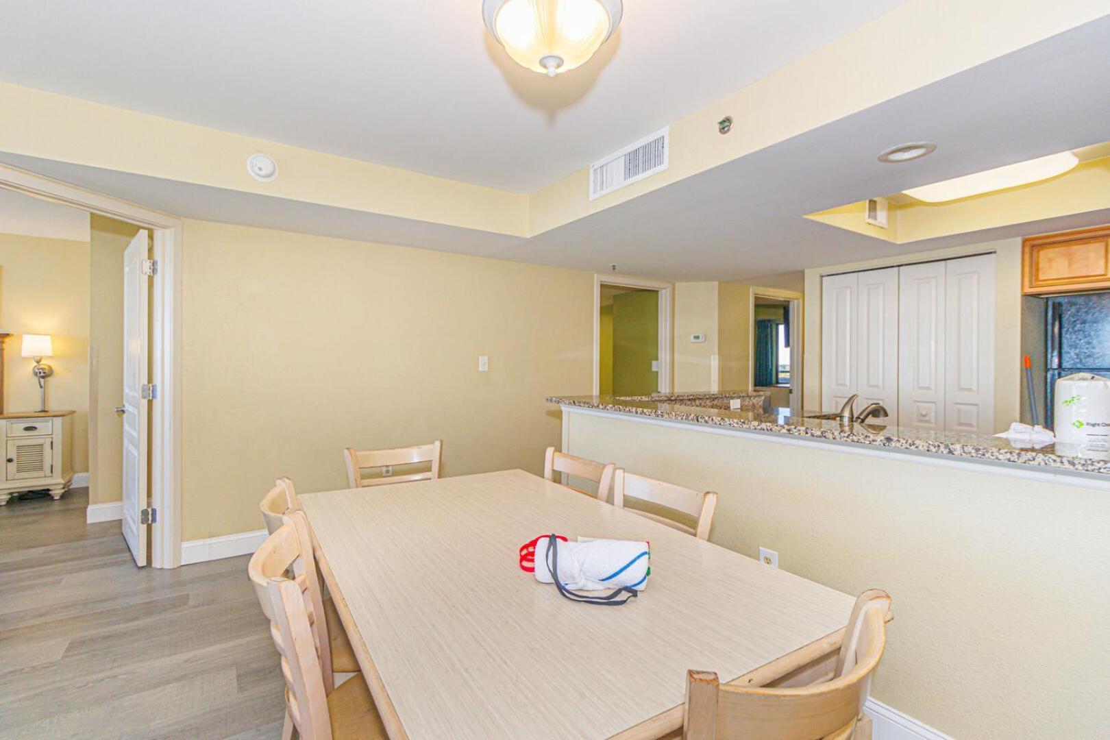 Holiday home Oceanfront 3 Bedroom Condo- Newly Renovated-compass Cove North 1416 *