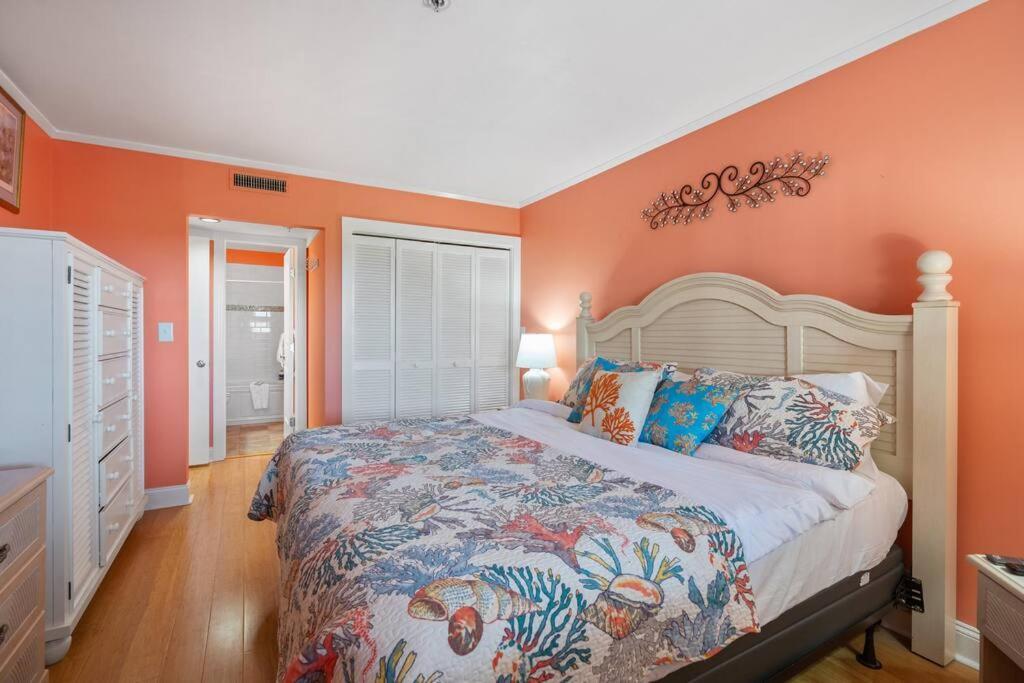 Off-season Rates! Indoor Pool And Hot Tub Apartment Myrtle Beach