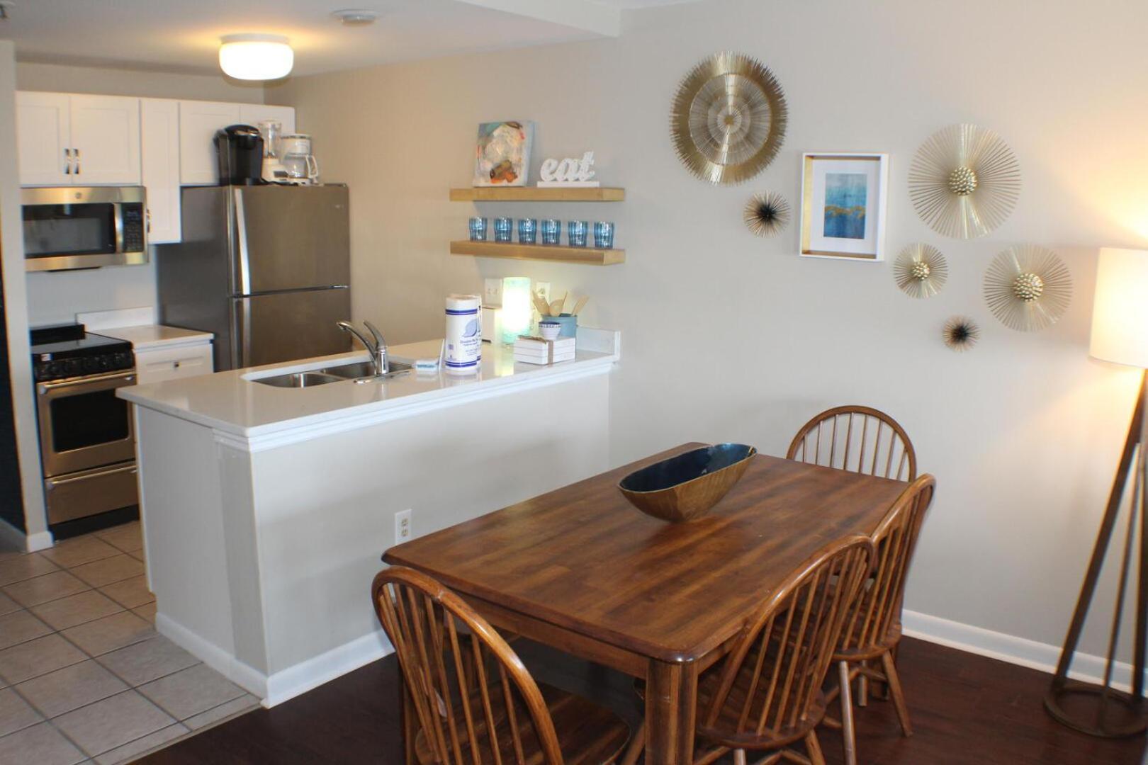 Apartment Ocean Breeze Escape! *