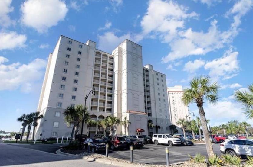 Marvelous King With Marina Views! Yacht Club 1-501 C
