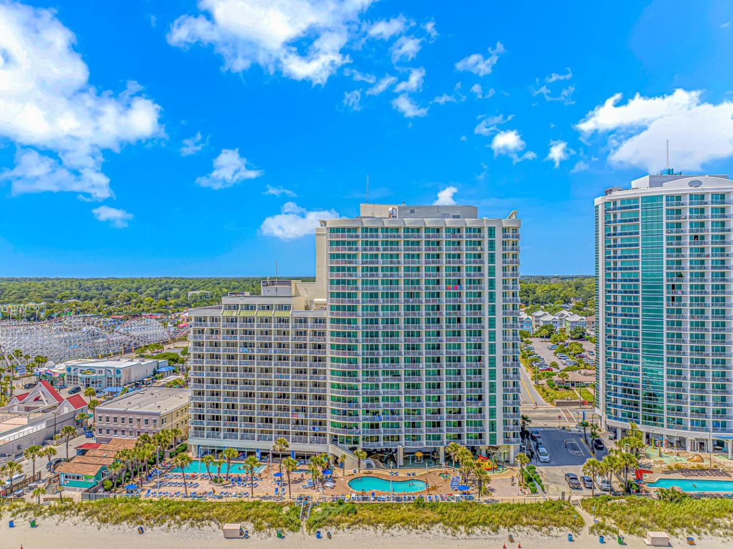 1 Bedroom Oceanview Penthouse At Sandy Beach! 1905