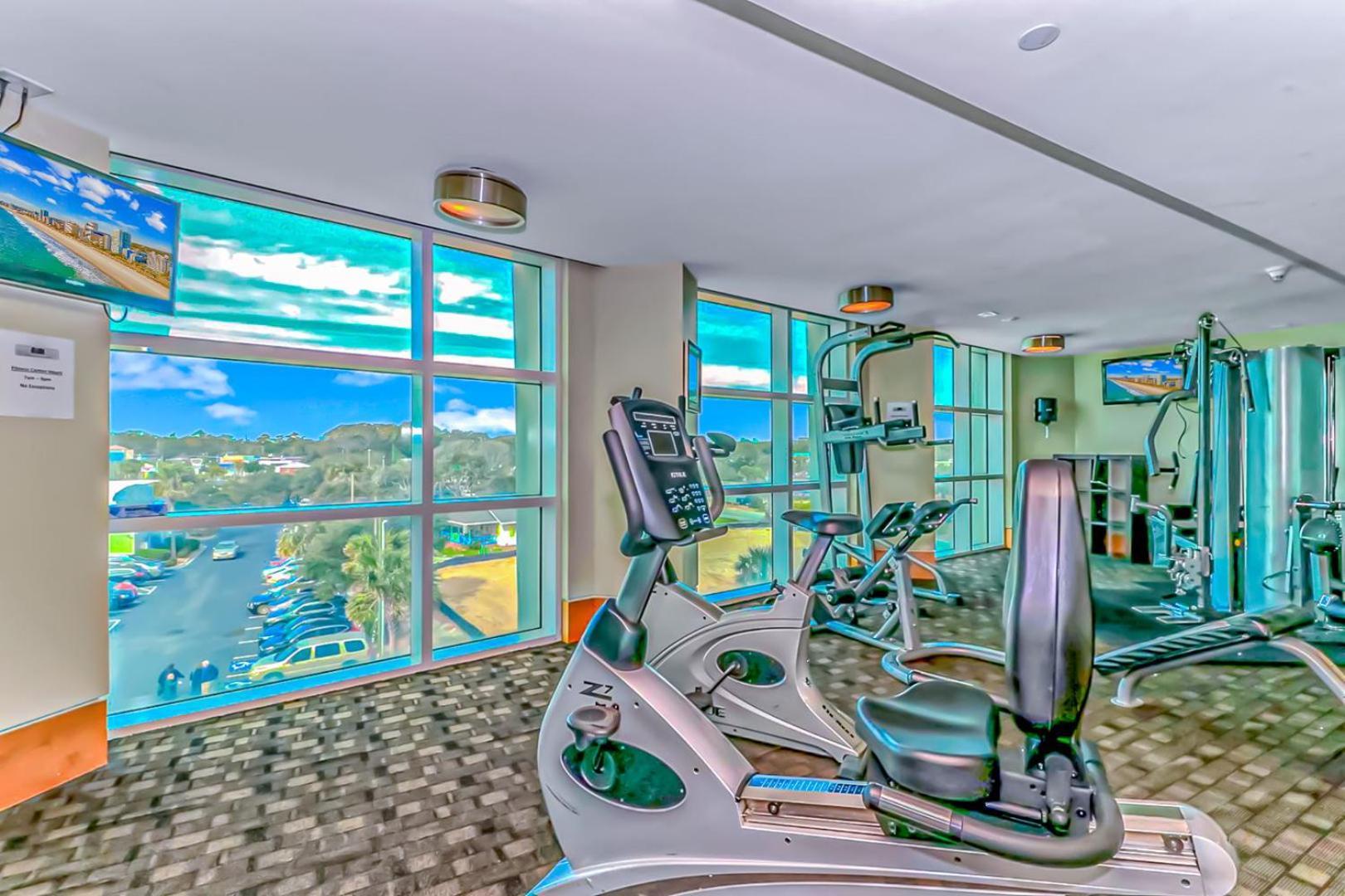 1 Bedroom Oceanview Penthouse At Sandy Beach! 1905