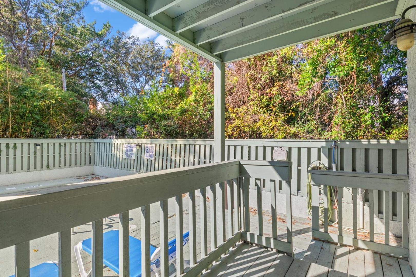 Apartment Dry Dock 101 *