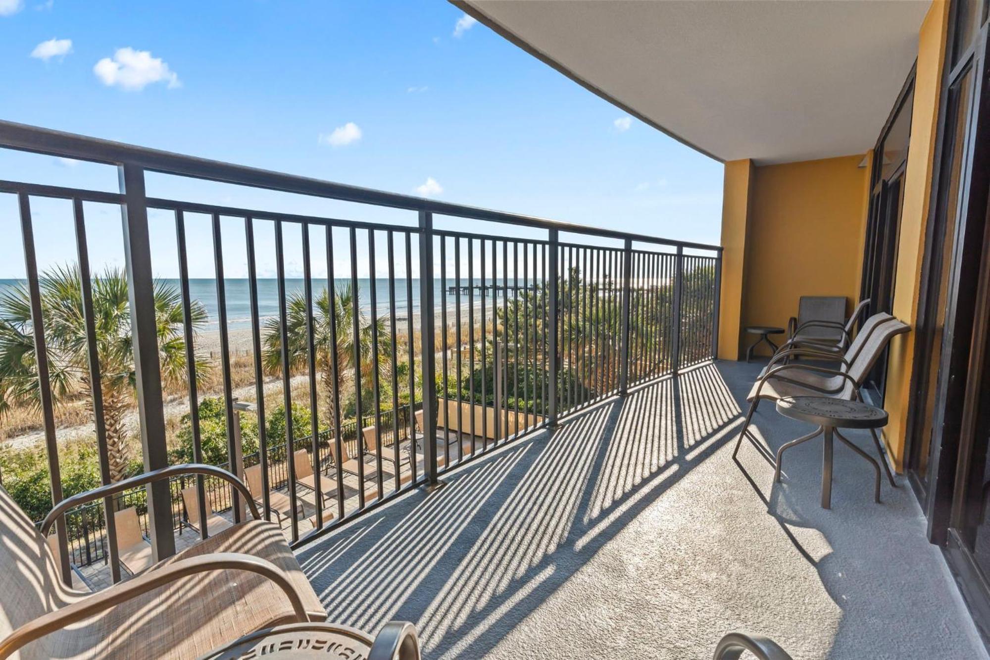 Holiday home Stunning And Spacious 3 Bedroom Condo-immaculate Oceanfront Views! Anderson 211 *
