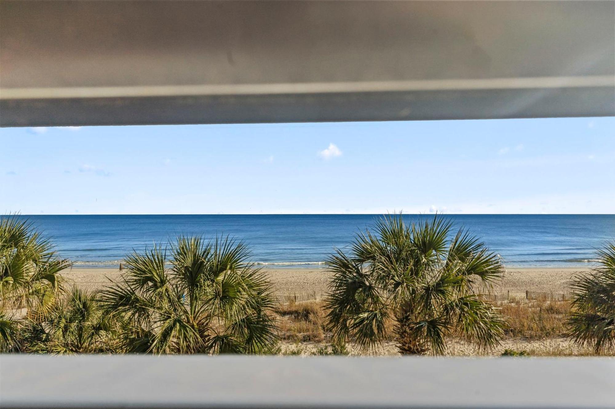 Stunning And Spacious 3 Bedroom Condo-immaculate Oceanfront Views! Anderson 211 Holiday home *