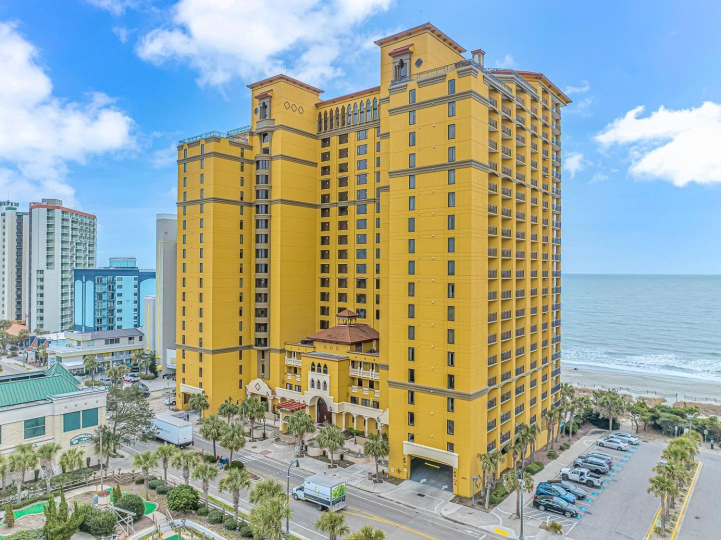 Holiday home Stunning And Spacious 3 Bedroom Condo-immaculate Oceanfront Views! Anderson 211