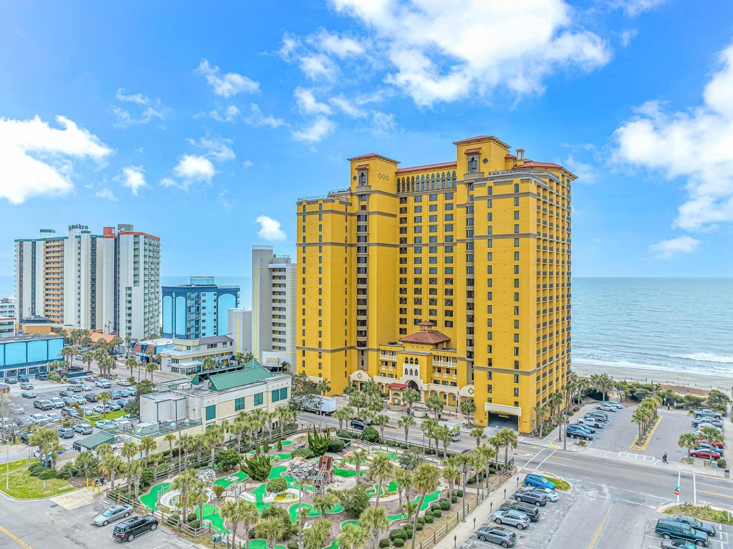 Holiday home Stunning And Spacious 3 Bedroom Condo-immaculate Oceanfront Views! Anderson 211