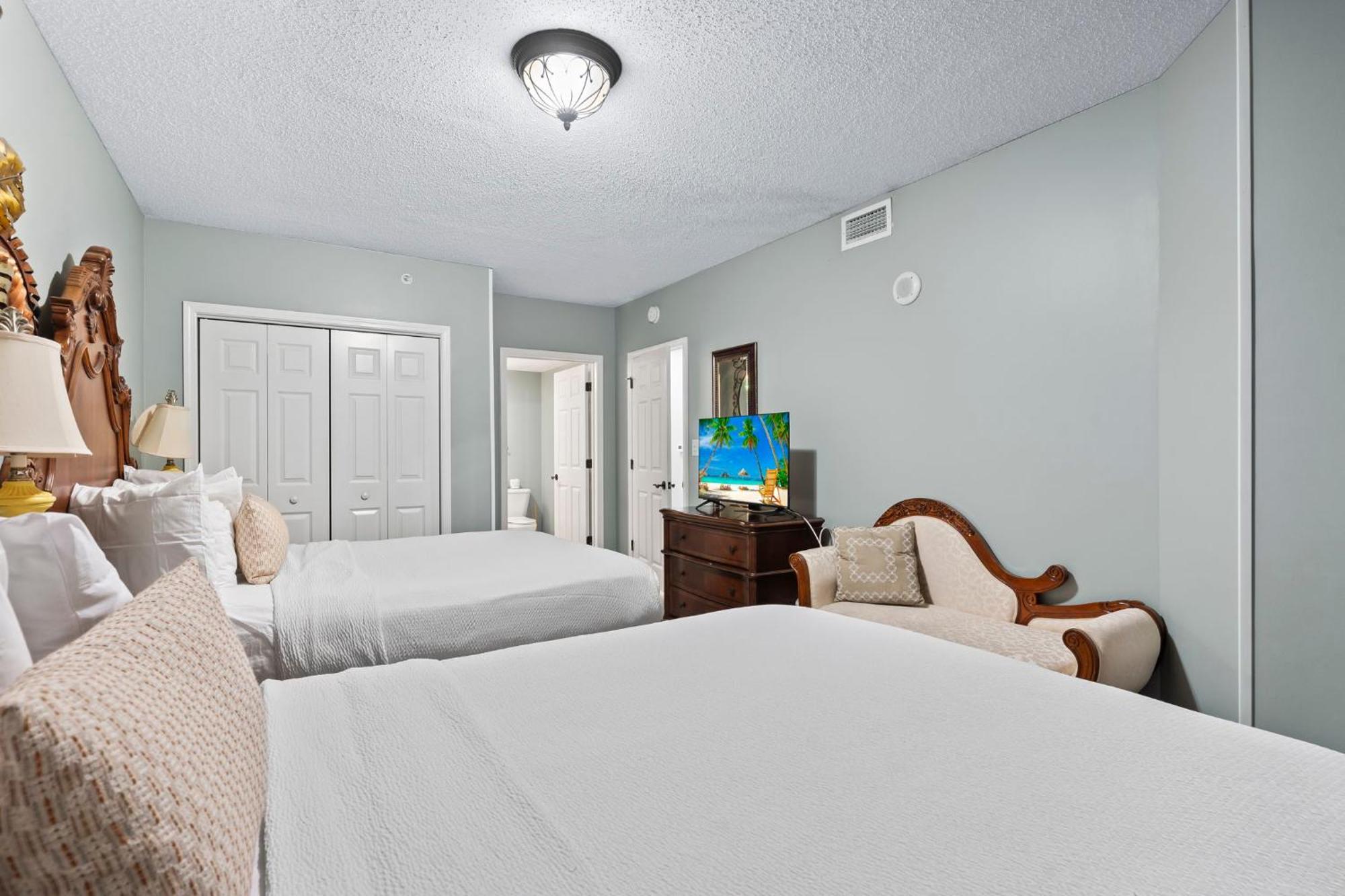 Stunning And Spacious 3 Bedroom Condo-immaculate Oceanfront Views! Anderson 211 Myrtle Beach