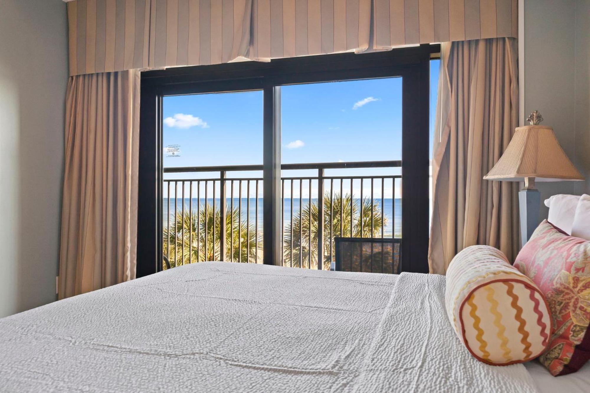 Stunning And Spacious 3 Bedroom Condo-immaculate Oceanfront Views! Anderson 211 Holiday home *