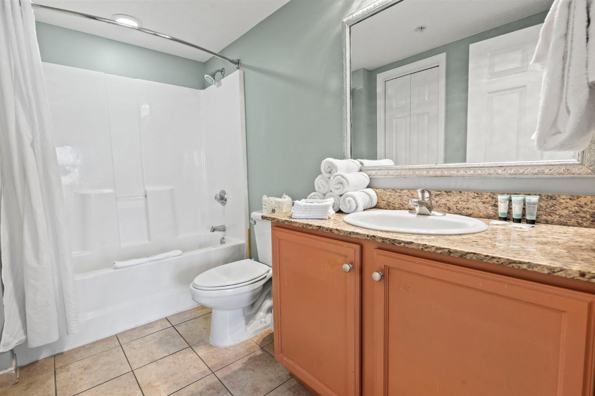 Stunning And Spacious 3 Bedroom Condo-immaculate Oceanfront Views! Anderson 211 Myrtle Beach