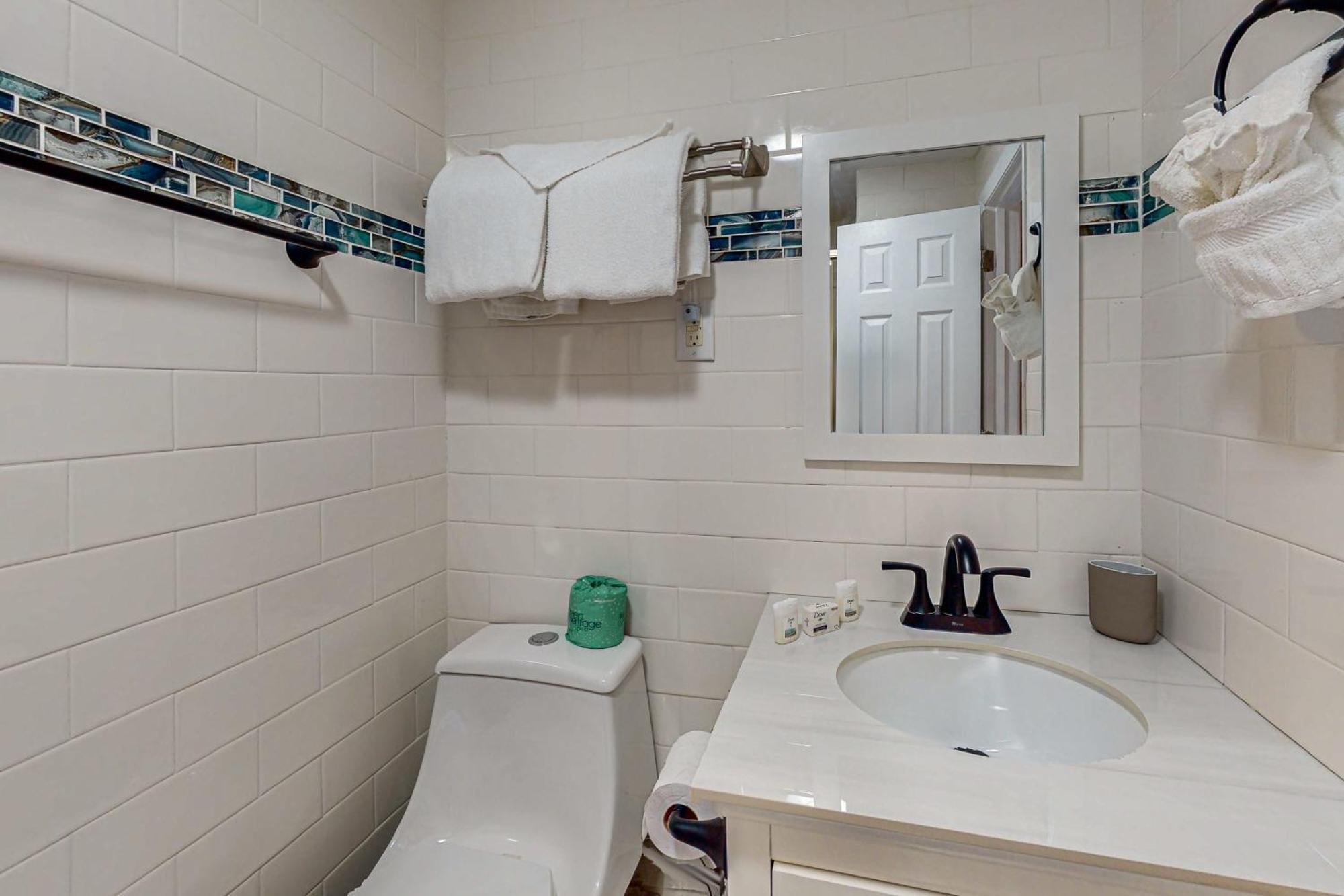 Flamingo House, Unit B