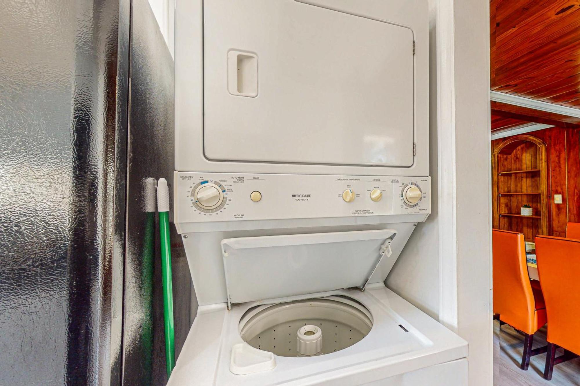 Flamingo House, Unit B Holiday home *