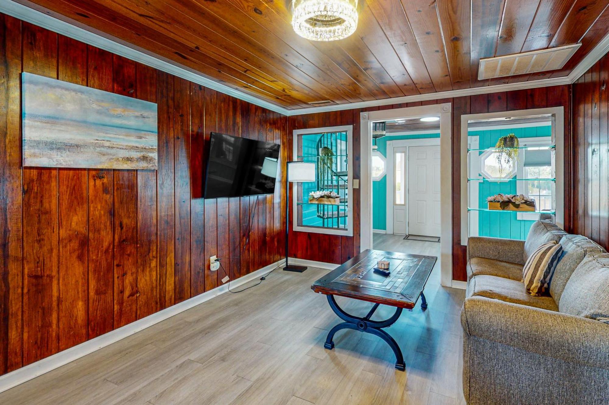 Flamingo House, Unit B Holiday home