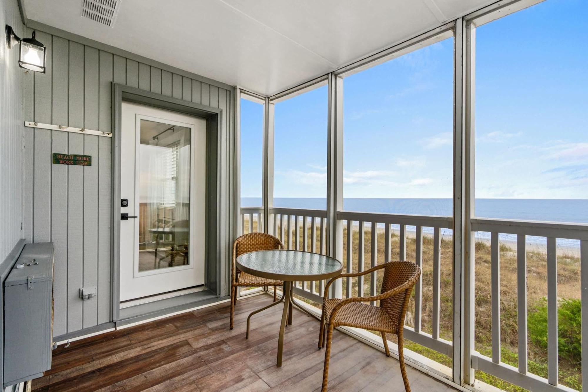 Palmwood - Our Place By The Sea Holiday home