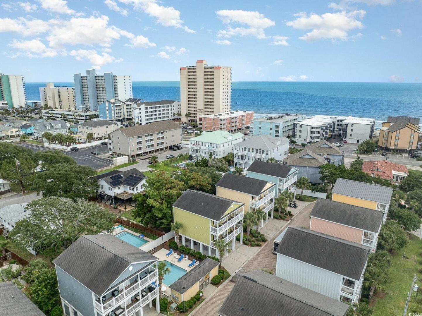 Captivating 4 Bedroom House With Double Balconies And A Community Pool-angler 3