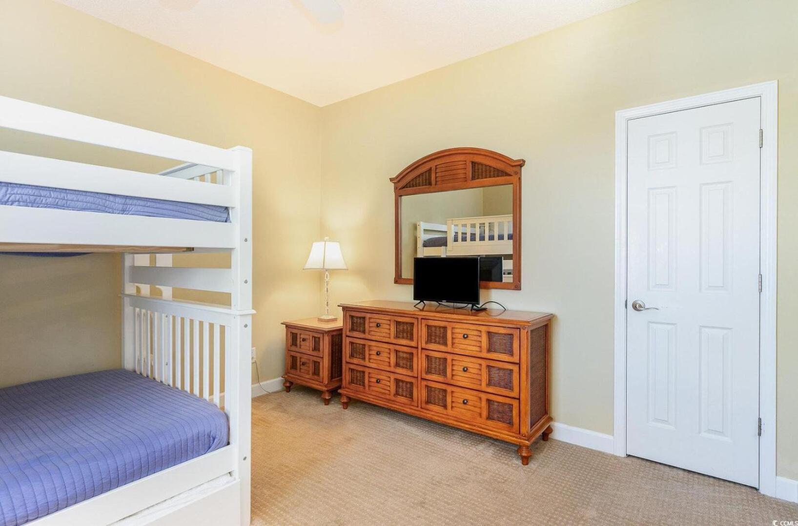 Holiday home Captivating 4 Bedroom House With Double Balconies And A Community Pool-angler 3