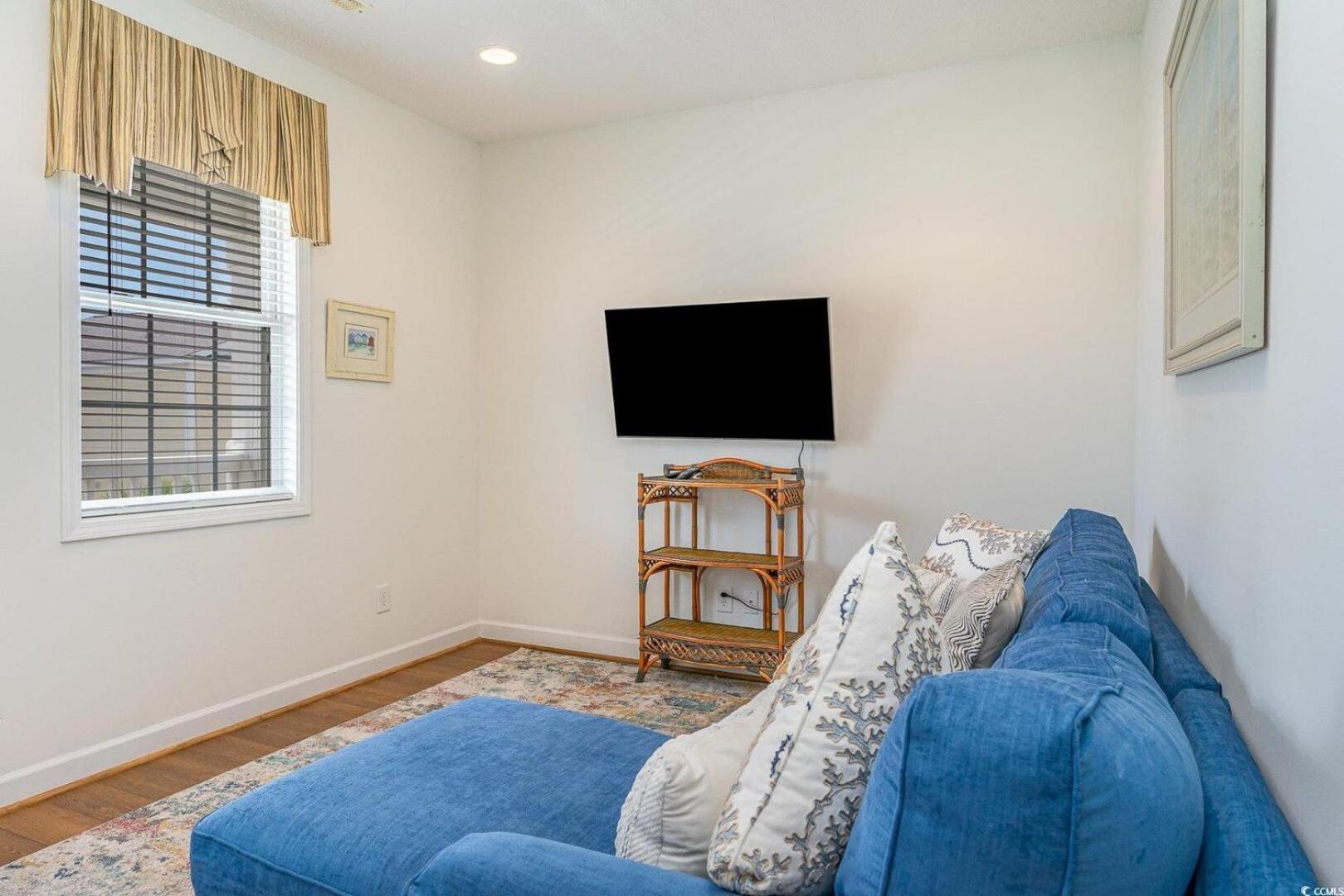 Holiday home Captivating 4 Bedroom House With Double Balconies And A Community Pool-angler 3 *