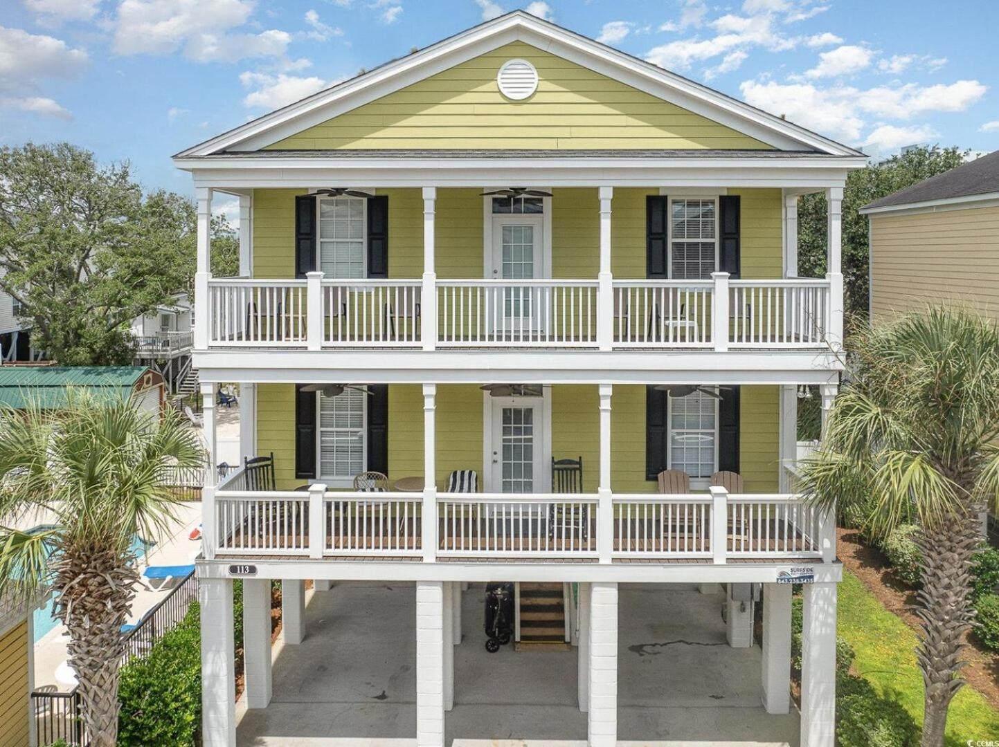 Holiday home Captivating 4 Bedroom House With Double Balconies And A Community Pool-angler 3 *