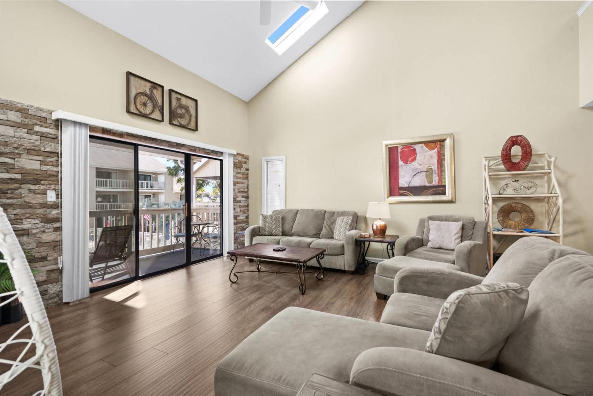 23b Golf Colony In Surfside