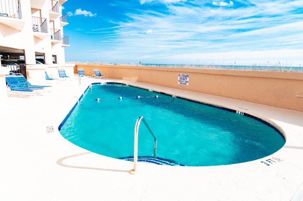 Oceanfront In Heart Of N Myrtle With Pool