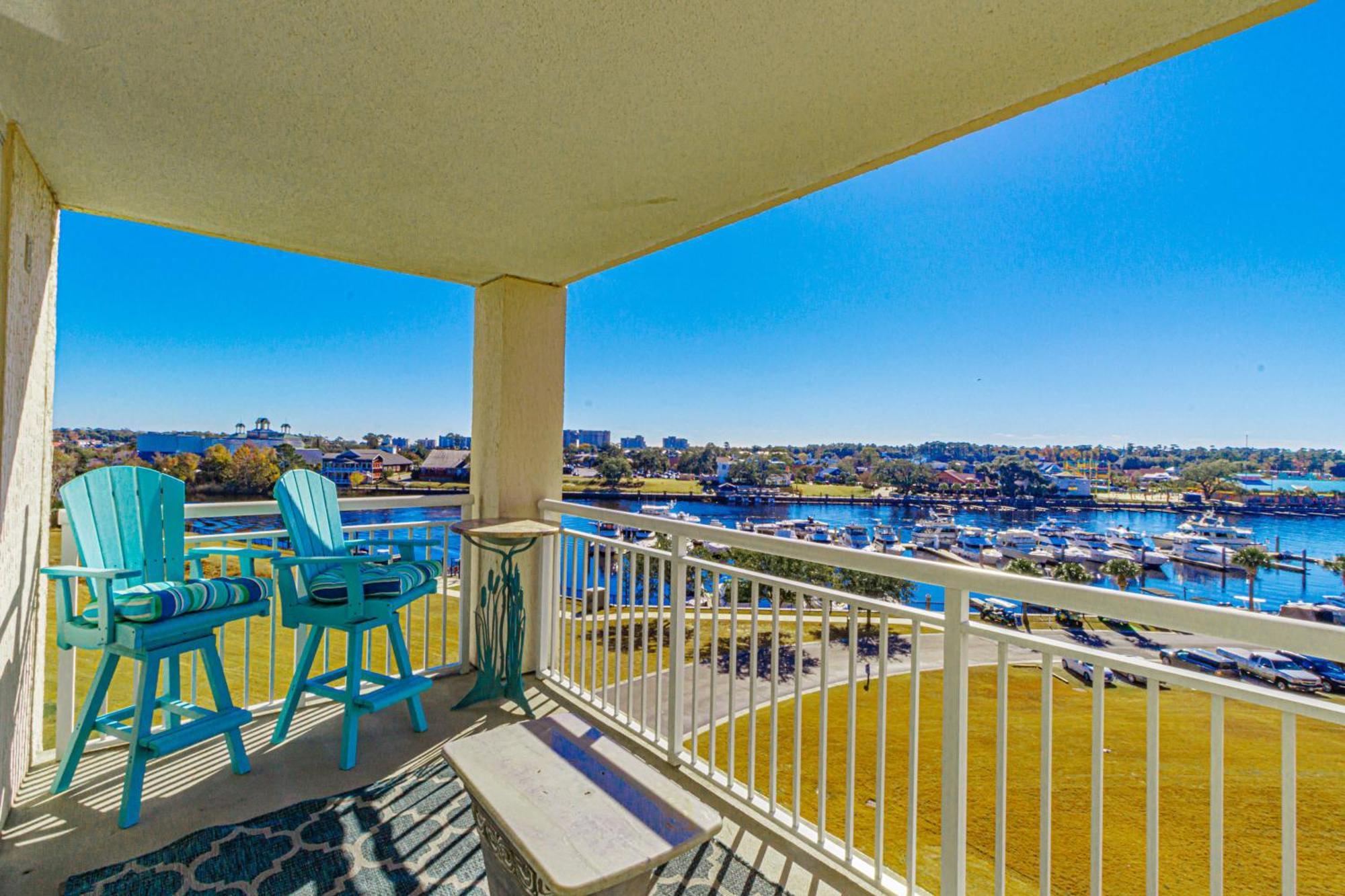 Magnificent 2 Bedroom With Marina Views! Yacht Club 1-501 A&c