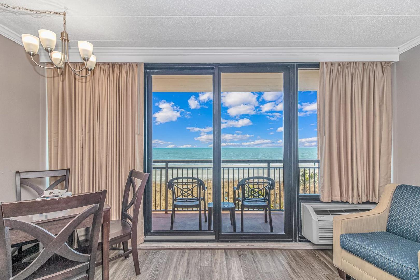 Direct Oceanfront - Caravelle 323 - Sleeps 4 Guests Holiday home Myrtle Beach